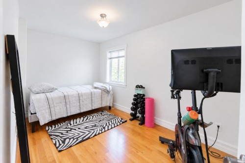 272 Osborne Road E, North Vancouver, BC 