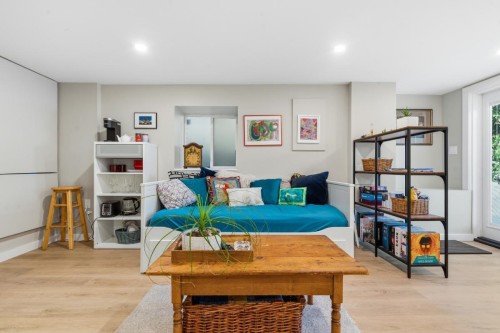 272 Osborne Road E, North Vancouver, BC 