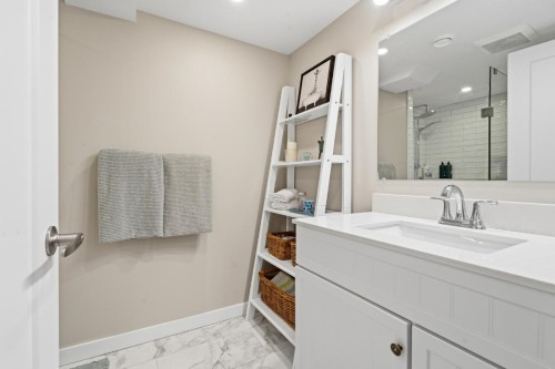 272 Osborne Road E, North Vancouver, BC 