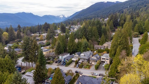 272 Osborne Road E, North Vancouver, BC 