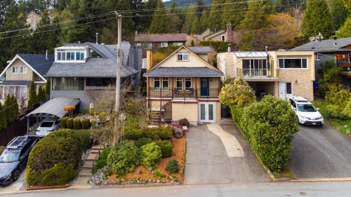 272 Osborne Road E, North Vancouver, BC 