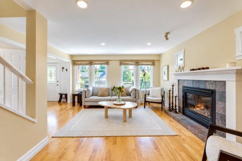 272 Osborne Road E, North Vancouver, BC 