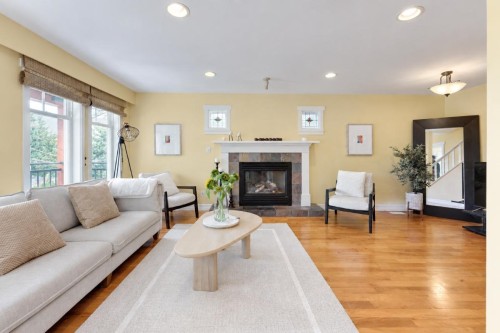 272 Osborne Road E, North Vancouver, BC 