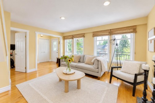 272 Osborne Road E, North Vancouver, BC 