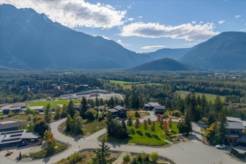1705 Wishbone Court, Pemberton, BC 