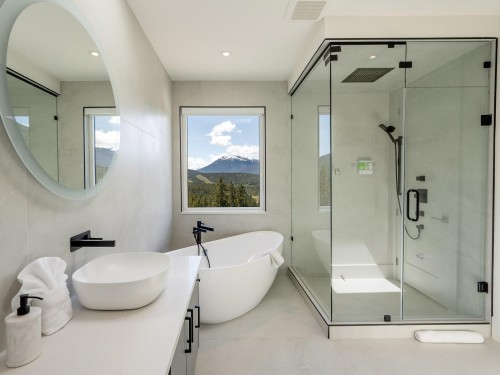 9333 Warbler Way, Whistler, BC 