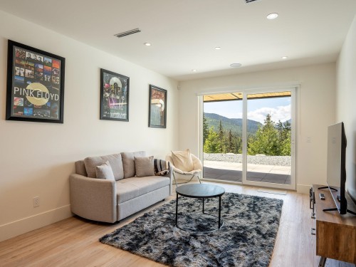 9333 Warbler Way, Whistler, BC 