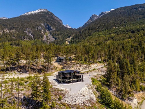 9333 Warbler Way, Whistler, BC 