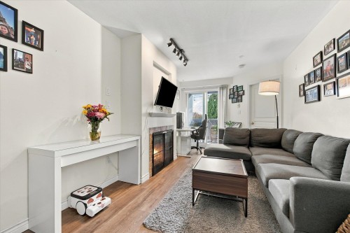323-760 Kingsway  Vancouver, BC V5V 3C1