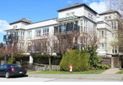 202-106 Kings Road WNorth Vancouver, BC V7N 2L8