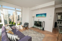 1306-480 Robson Street Vancouver, BC V6B 1S1