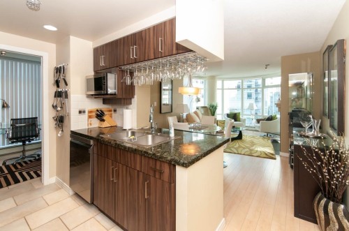 905-1199 Marinaside Crescent , Vancouver, BC V6Z 2Y2 3