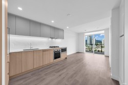 21XX-318 Alderson Avenue Coquitlam, BC V3K 1T2