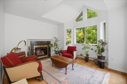404-1723 Frances Street  Vancouver, BC V5L 1Z5