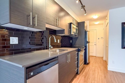 302-1533 8th Avenue E, Vancouver, BC V5N 0A4 4