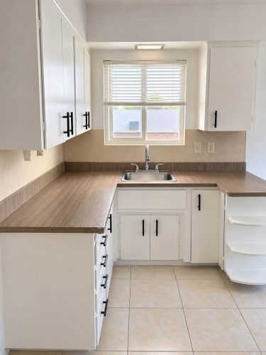 3134 45 Avenue E, Vancouver, BC V5R 3E1 2