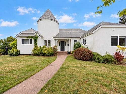 408 Allen Drive  Delta, BC V4M 3B8
