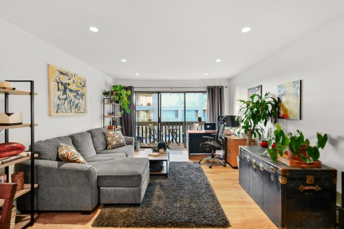 410-120 4th Street E, North Vancouver, BC V7L 1H6 2