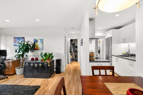 410-120 4th Street E, North Vancouver, BC V7L 1H6 5