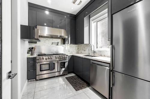3419 48Th Avenue E, Vancouver, BC 
