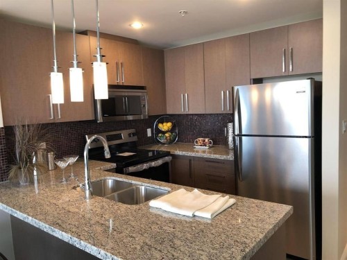 32XX-888 Carnarvon St , New Westminster, BC V3M 0C6 2