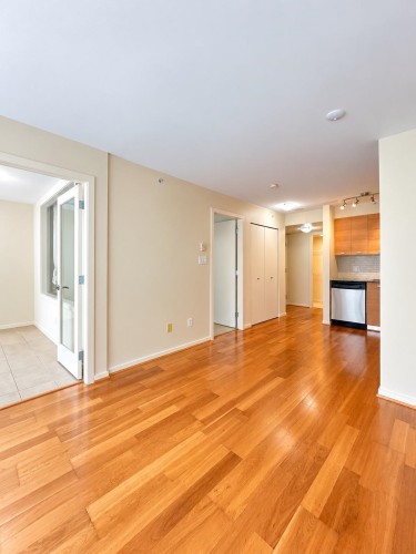 205-2483 Spruce Street , Vancouver, BC V6H 4J2 3