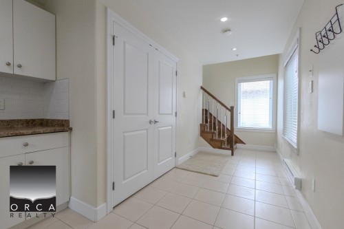 2570 E 2Nd Avenue, Vancouver, BC 