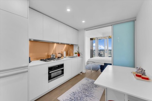 4510-1480 Howe Street , Vancouver, BC V6Z 0G5 2