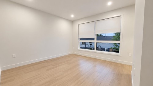 3-8300 No 3 Road , Richmond, BC V7C 1P2 4
