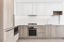 1003-6087 Wilson Avenue Burnaby, BC V5H 0M1