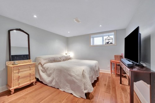 2303 3Rd Avenue W, Vancouver, BC 