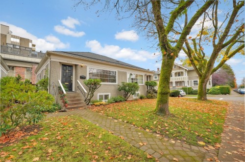 2303 3Rd Avenue W, Vancouver, BC 