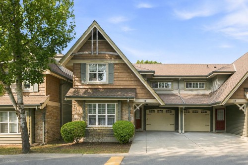 14-22977 116 Avenue  Maple Ridge, BC V2X 9A8