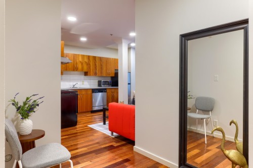 204-440 Richards Street , Vancouver, BC V6B 2Z3 5
