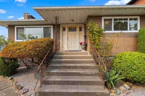 2515 45Th Avenue E, Vancouver, BC 