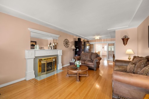 2515 45Th Avenue E, Vancouver, BC 