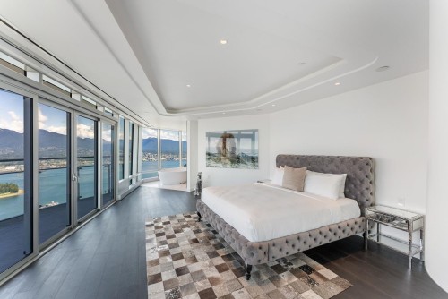 PH 1-1151 Georgia Street W, Vancouver, BC V6E 0B3 5
