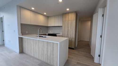 309-1616 Lloyd Avenue , North Vancouver, BC V7P 1S5 3