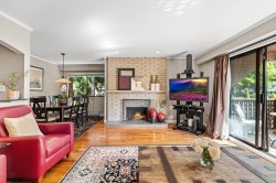 207-1750 10th Avenue W Vancouver, BC V6J 2A6