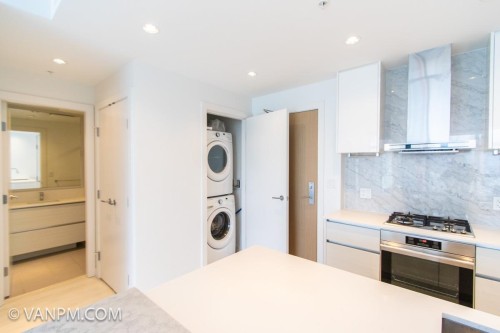 3309-4670 Assembly Way , Burnaby, BC V5H 0H3 2