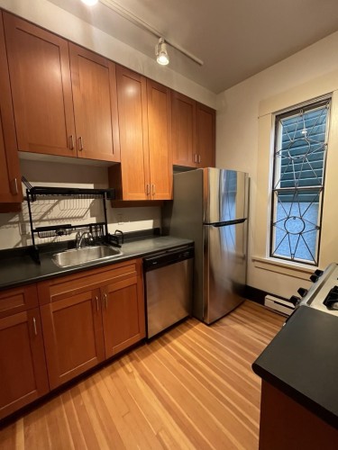 660 Georgia Street E, Vancouver, BC V6A 2A1 2