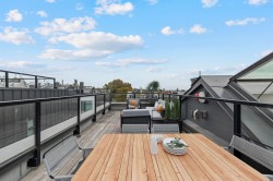 7615 Yukon Street Vancouver, BC V5X 2Y4