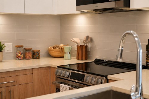 416-245 Bewicke Avenue , North Vancouver, BC V7M 0H5 2