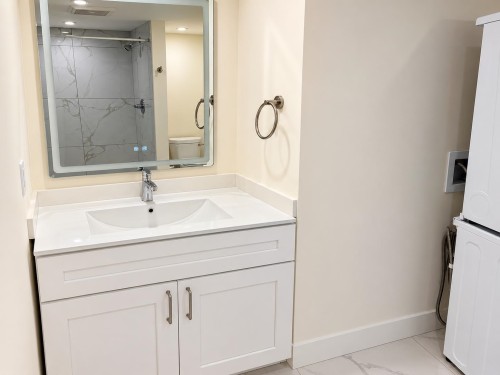 4147 W13th Ave , Vancouver, BC V6R 2T5 3