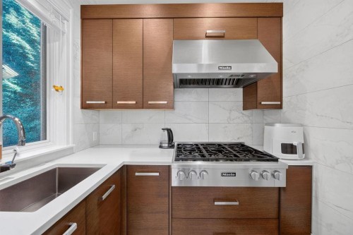 1568 32Nd Avenue W, Vancouver, BC 