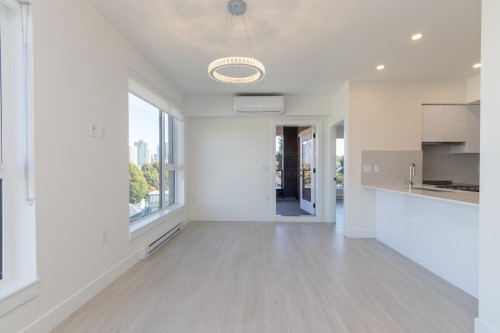 5399 Joyce , Vancouver, BC V5R 4H3 3