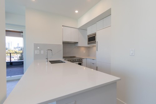 5399 Joyce , Vancouver, BC V5R 4H3 5