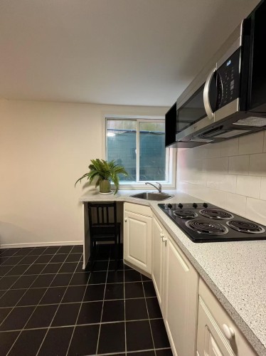 5-1517 Comox Street , Vancouver, BC V6G 1P3 4