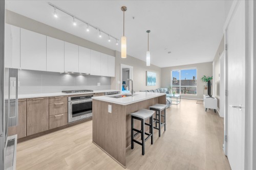 303-625 3rd Street E North Vancouver, BC V7L 0G3