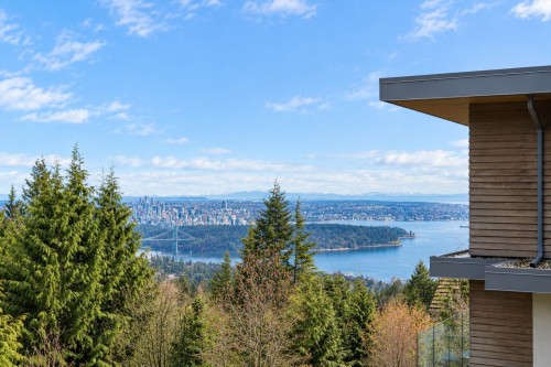 1448 Sandhurst Place, West Vancouver, BC 